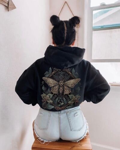 Vintage Moth Hoodie Nature Forest Sweatshirt Cottage Core Hoodie Fairycore Top Goblin Core Street Wear Trendy Woodland Shirt Green Witc Back